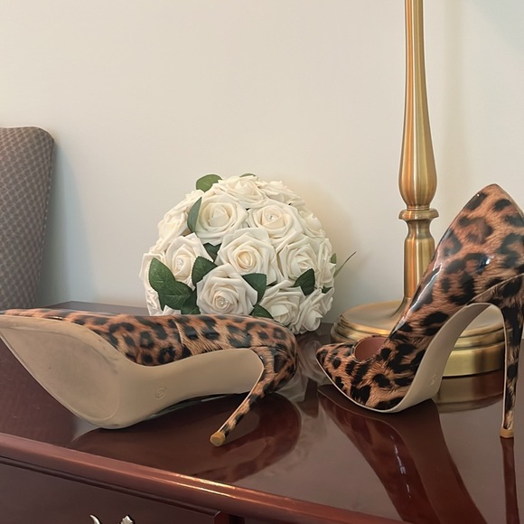 Heels 4” - Picture 2 of 2